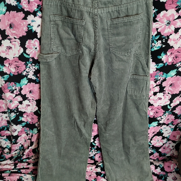 No Boundaries Men's Green Corduroy Pants - Picture 4 of 4